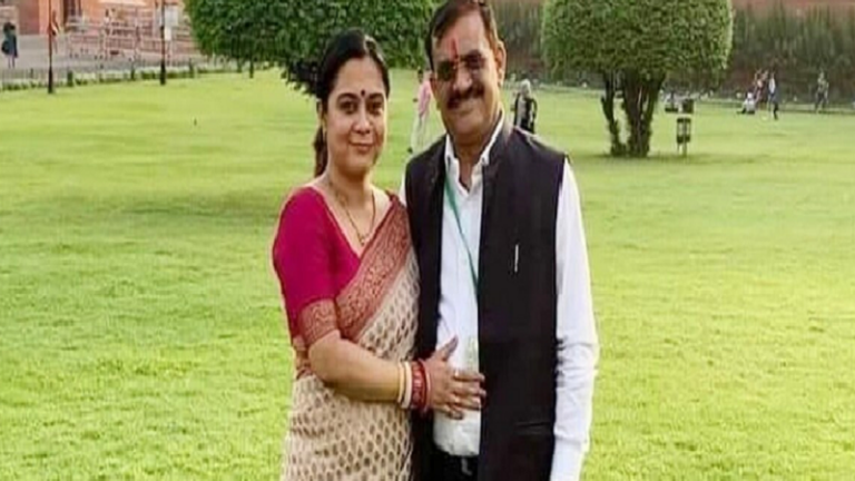 VD शर्मा की पत्नी स्तुति मिश्रा ने छात्र आंदोलन का किया समर्थन, सोशल मीडिया पोस्ट बनी चर्चा का विषय